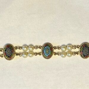 Beautiful Vintage Faux Pearl Moroccan Glass cabochon bracelet